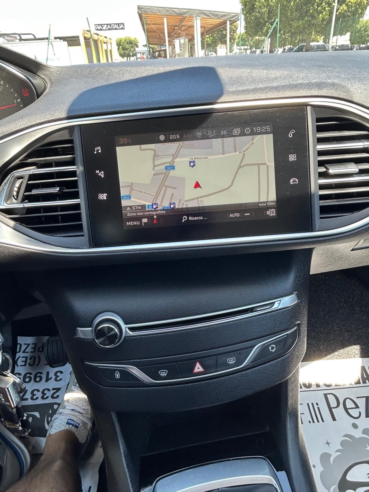 Peugeot 308 BlueHDi 130 S&S SW Allure da vetrina