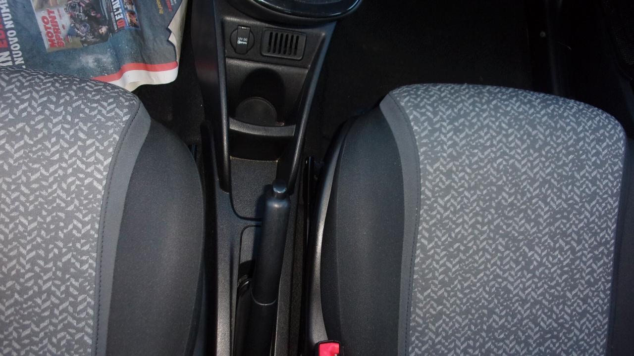 Lancia Ypsilon 1.0 FireFly 5 porte S&S Hybrid Silver