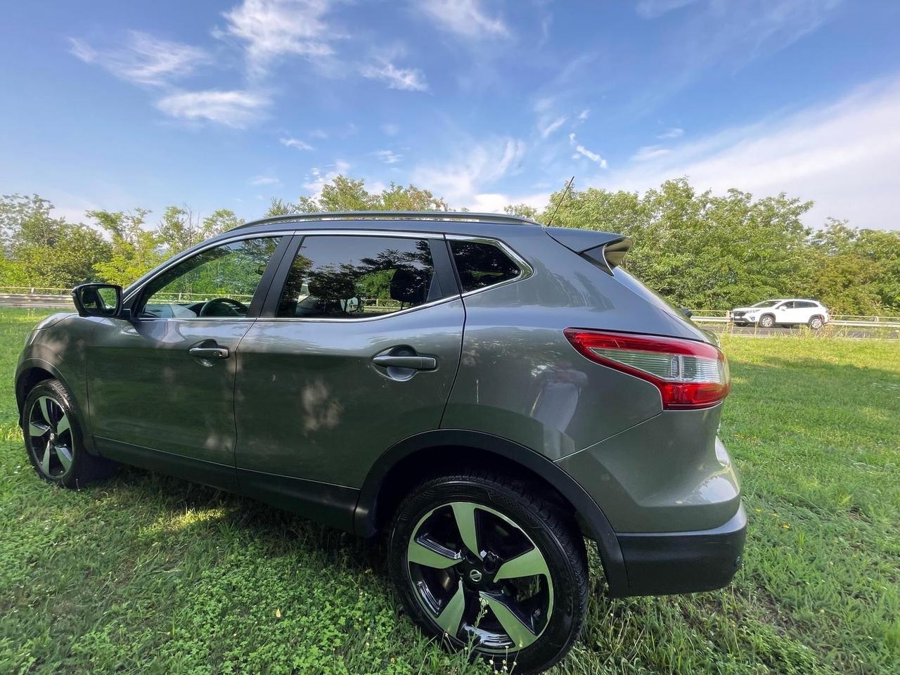 Nissan Qashqai 1.6 diesel, 4x4, anno 2017, 220.000 km!