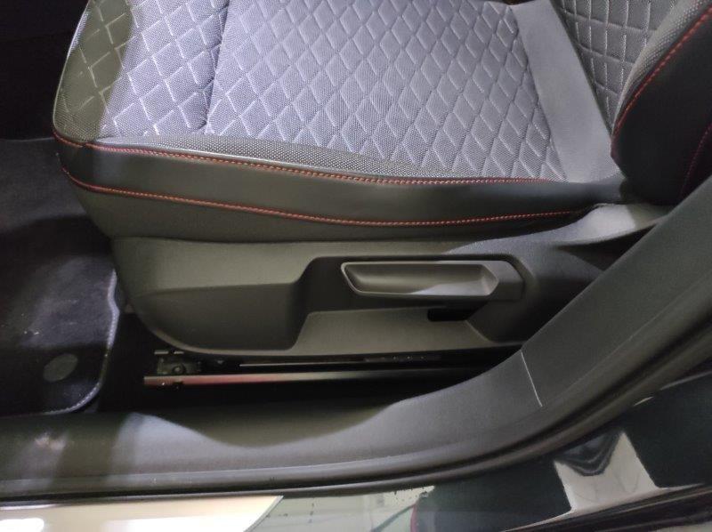 SEAT Leon 4ª serie - Leon 1.5 eTSI 150 CV DSG FR