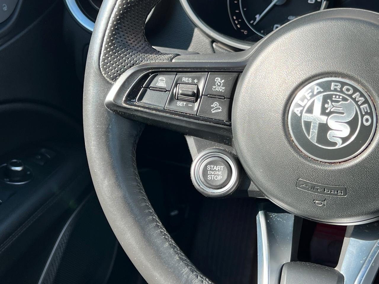 Alfa Romeo Stelvio 2.2 Turbodiesel 190 CV AT8 Q4 Total Black