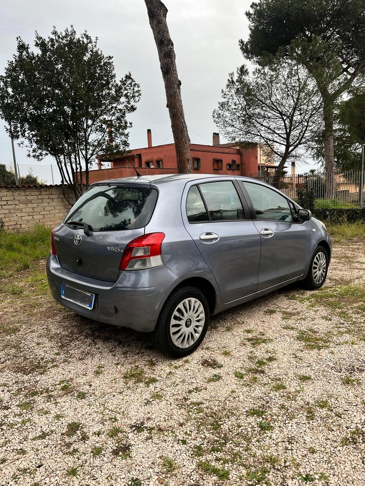 Toyota Yaris 1.0 5 porte Sol