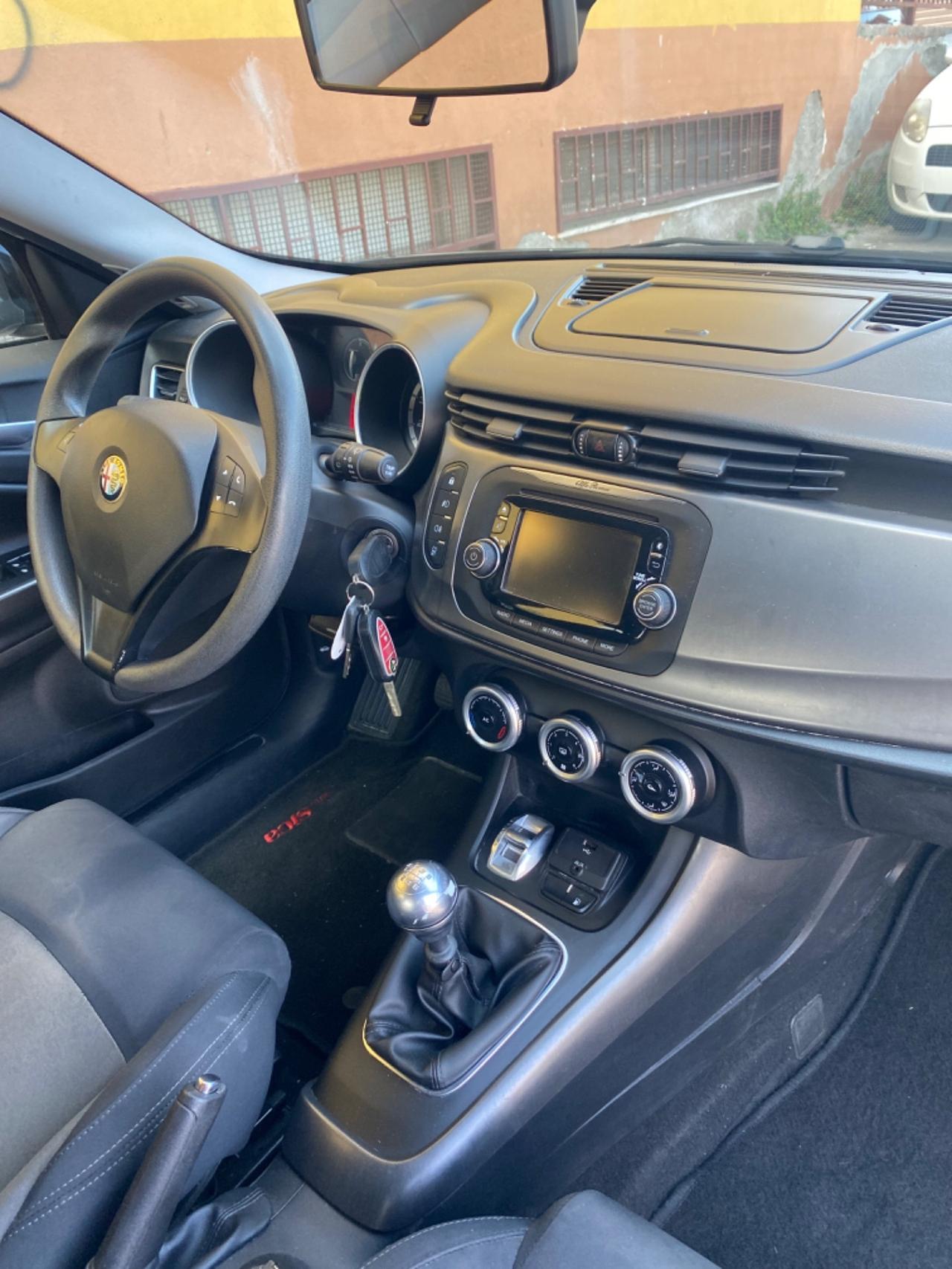 Alfa Romeo Giulietta 1.4 T-Jet GPL 2014 Full