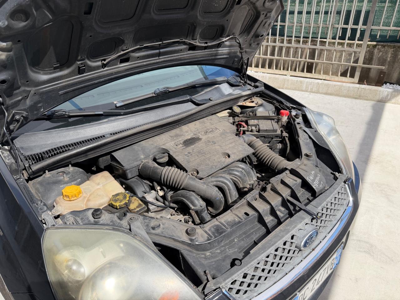 FORD FIESTA 1.4 BENZINA EURO4 80.000KM COMERCIANTI