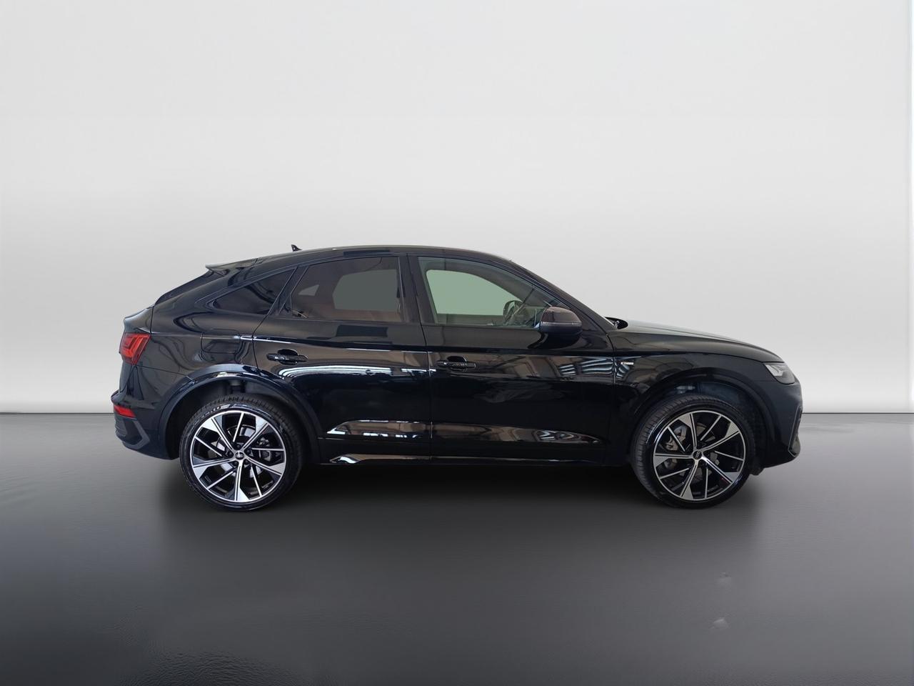 AUDI Q5 I Sportback 2021 - Q5 Sportback 40 2.0 tdi mhev 12V Identity Black quattro s-tronic