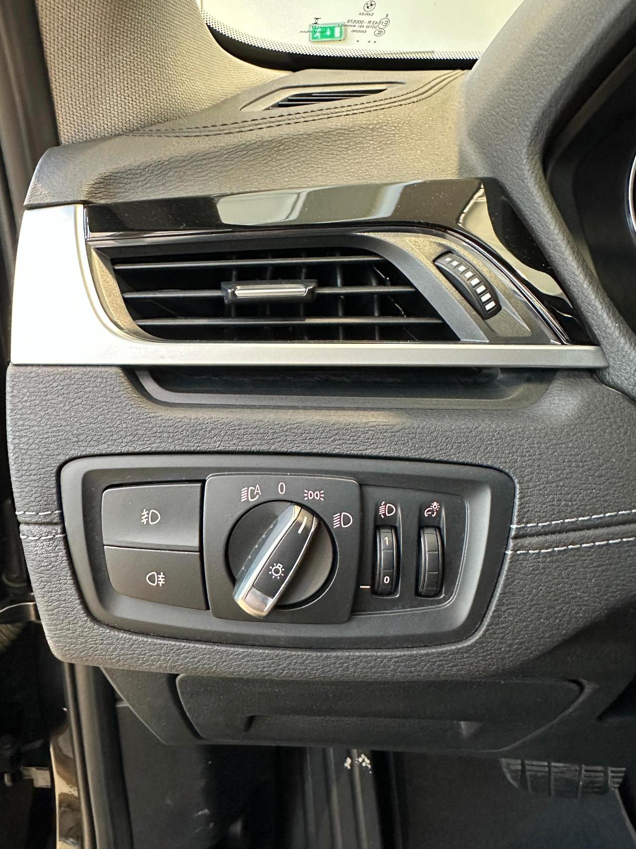 BMW X1 xdrive20d Sport Auto - 18" - LED - Head Up dspl