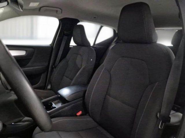 VOLVO XC40 T2 Momentum (AUTOCARRO N1)
