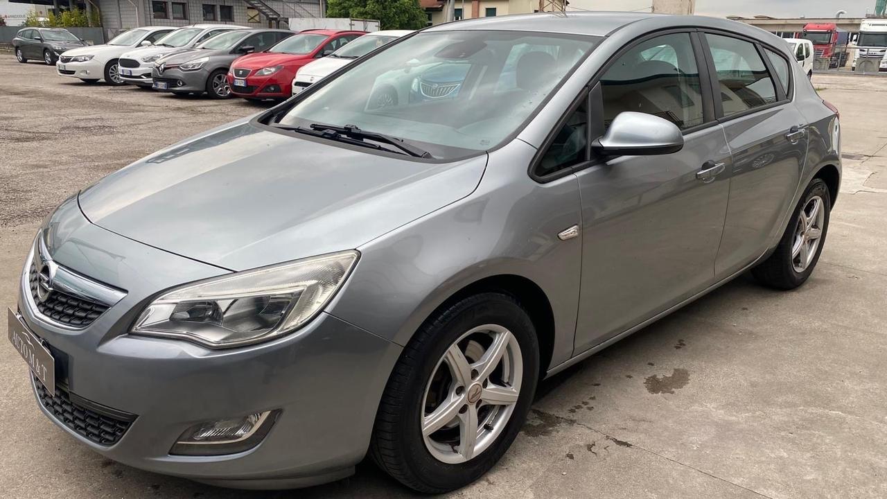 Opel Astra 1.7 CDTI 110CV 5 porte Cosmo