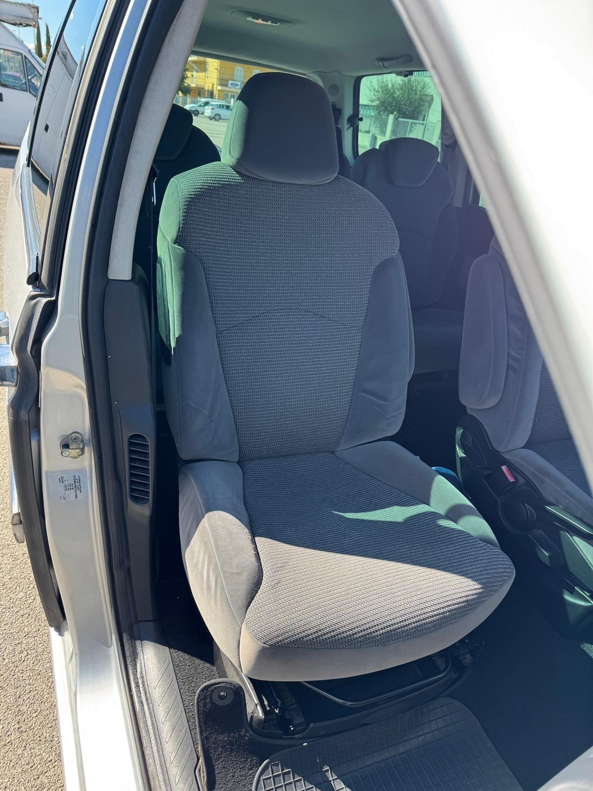 Peugeot 807 2.0 HDi. 5 Posti omologato per 8