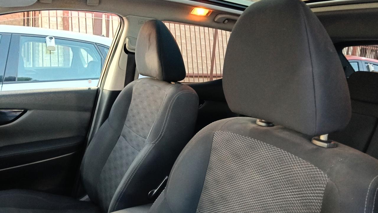 NISSAN QASHQAI 1.6 dCi 2WD-AUTO-PREZZO PROMO!