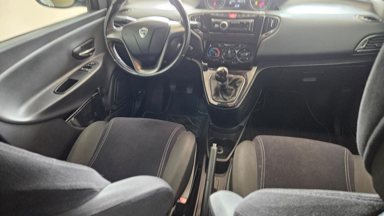 Lancia Ypsilon 1.2 69 CV 5 porte S&S Platinum
