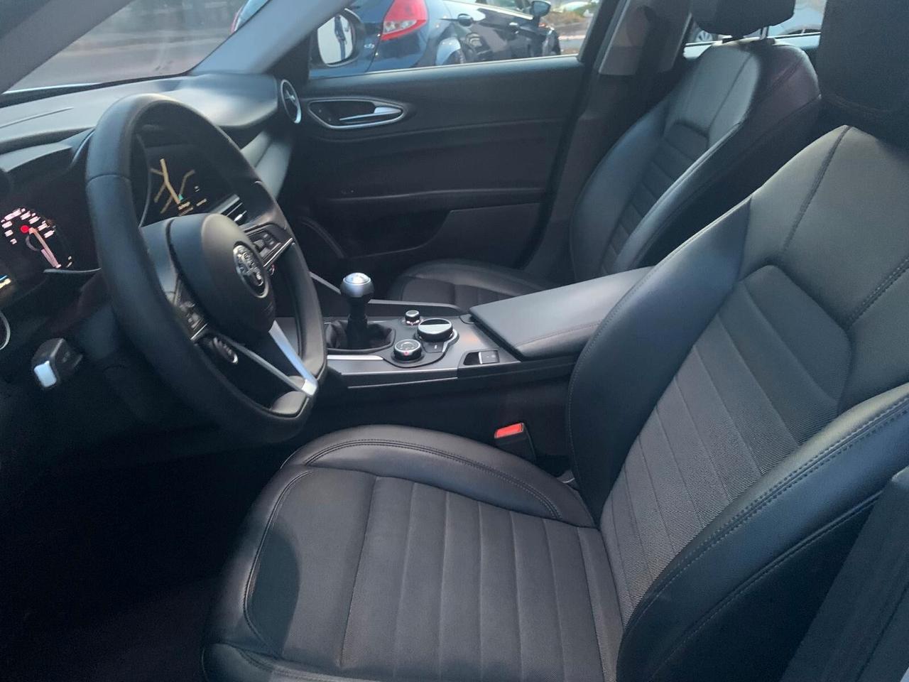 Alfa Romeo Giulia 2.2 Turbodiesel 180 CV Business Sport - 2018