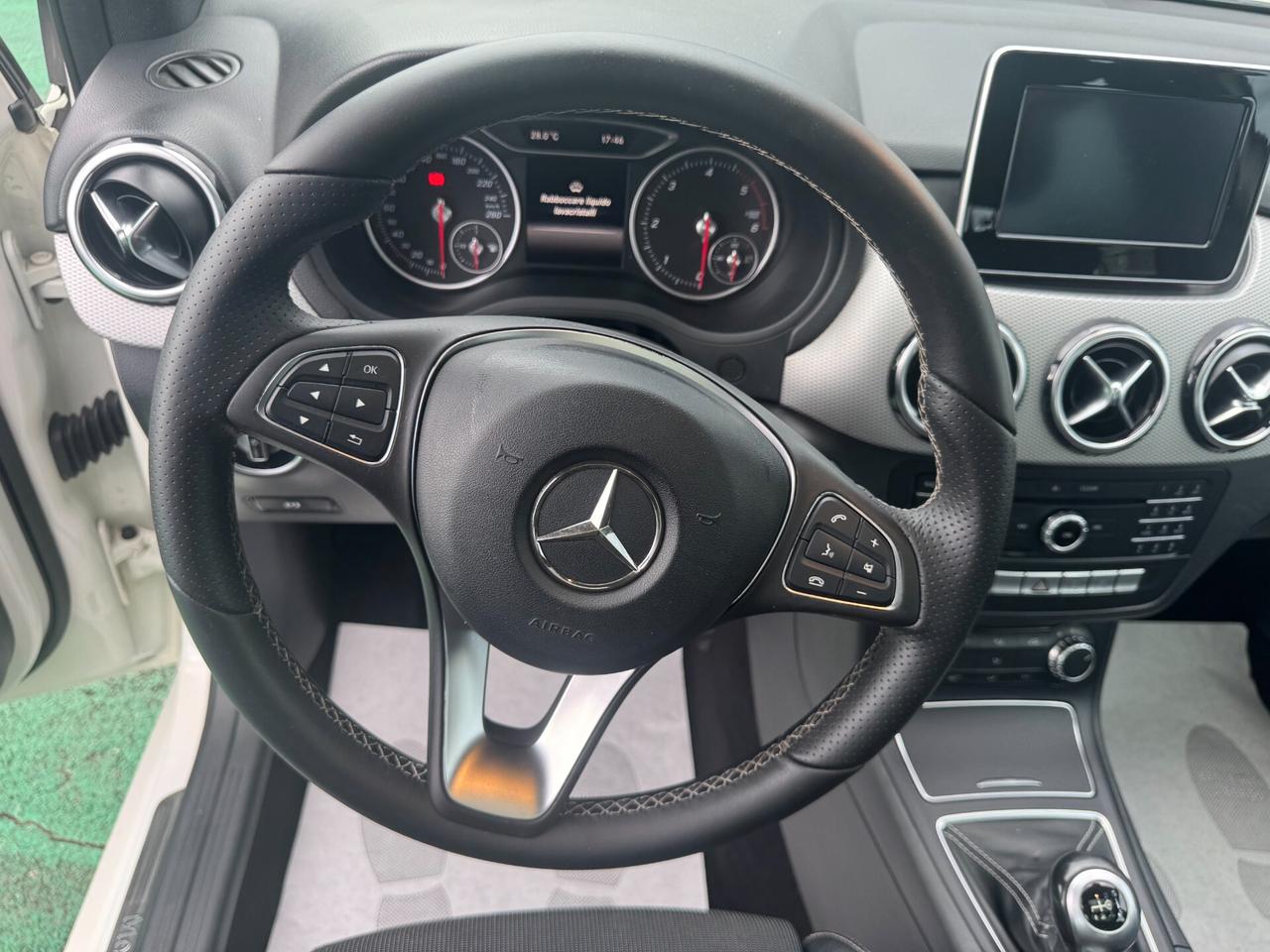 Mercedes-benz A 180 d Premium
