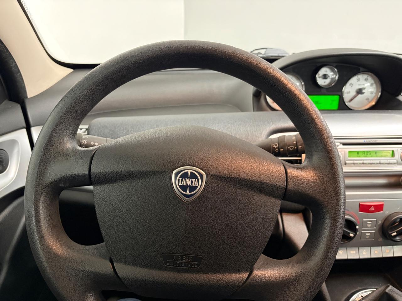 Lancia Ypsilon 1.2 69 CV New Oro Perfetta !