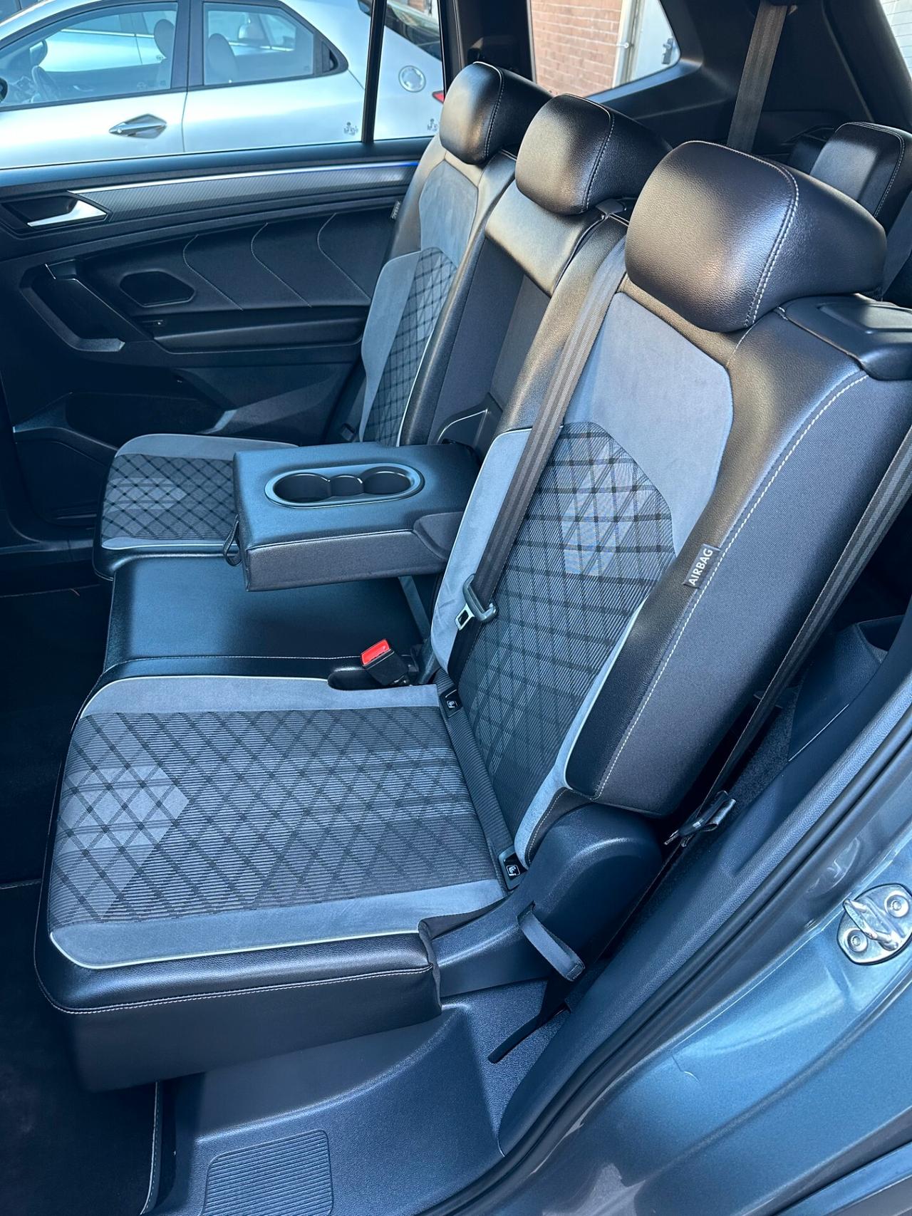 Volkswagen Tiguan Allspace 2.0 TDI SCR DSG 4MOTION R-Line 7 posti