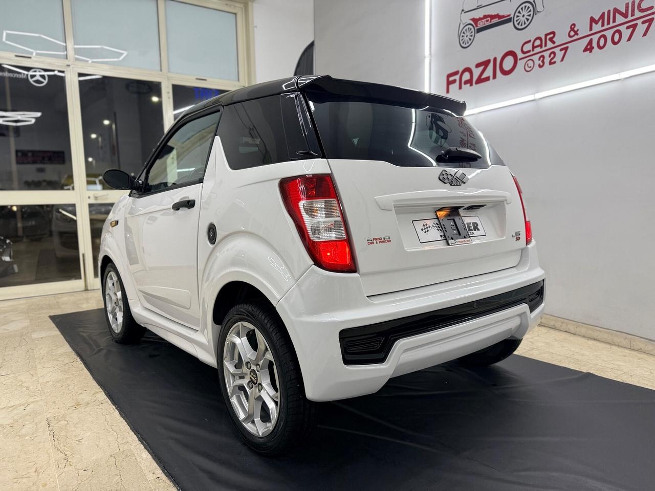 Ligier JS 50 Black & White