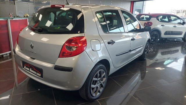 RENAULT Clio 1.2 16V 5 porte 4U Pack