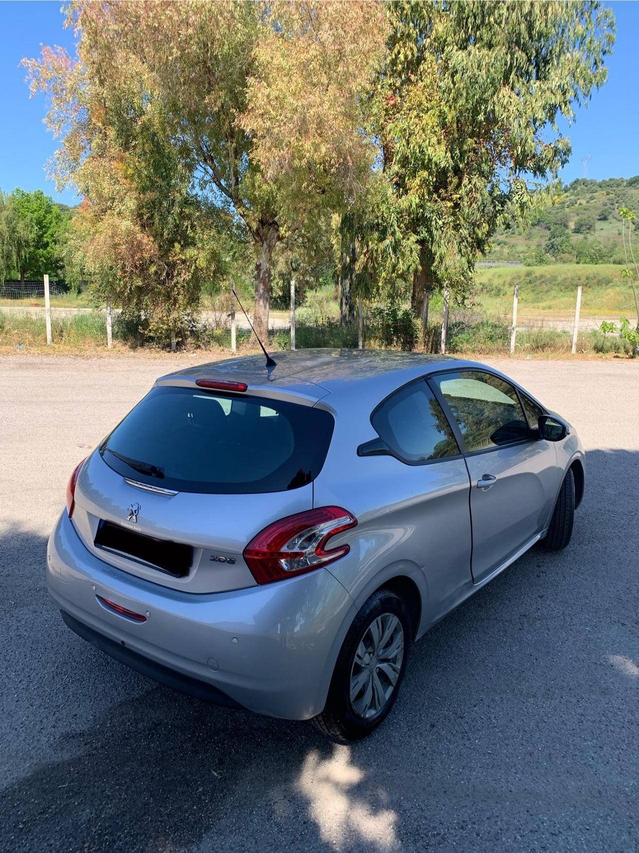 Peugeot 208 1.2 VTi 82 CV 3 porte Allure 90000KM