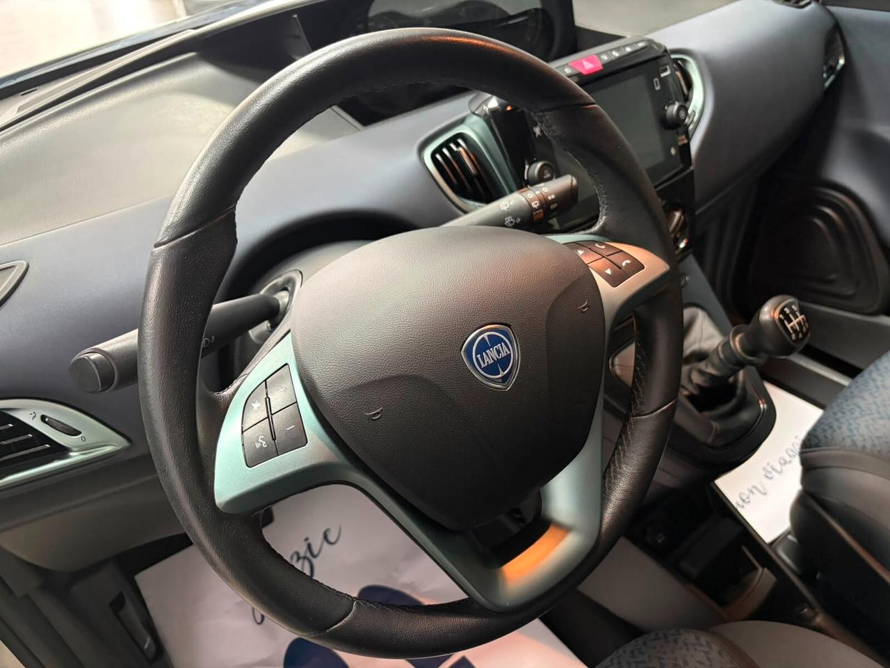 Lancia Ypsilon 1.0 FireFly 5 porte S&S Hybrid Gold