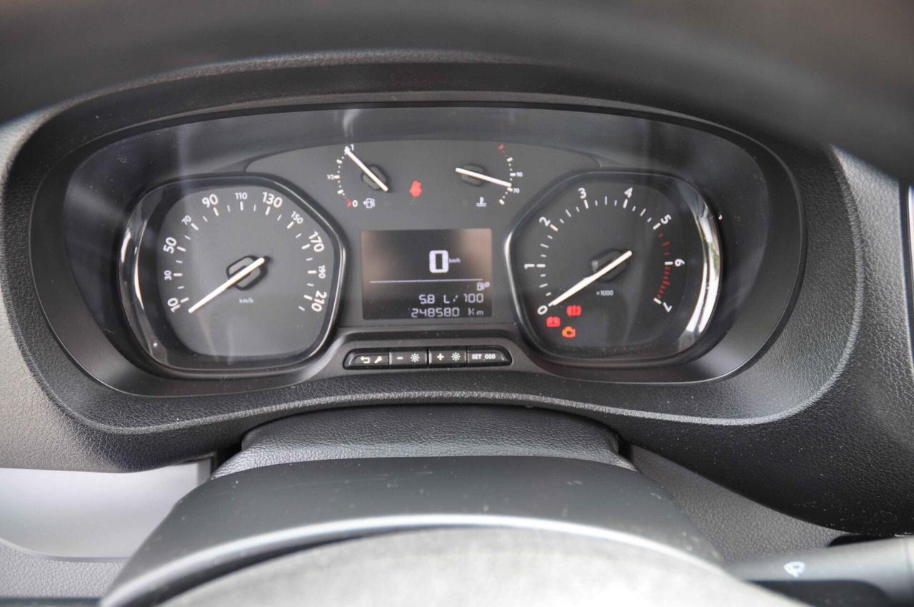 Peugeot Traveller Expert 1.6 BlueHdi 9 Posti