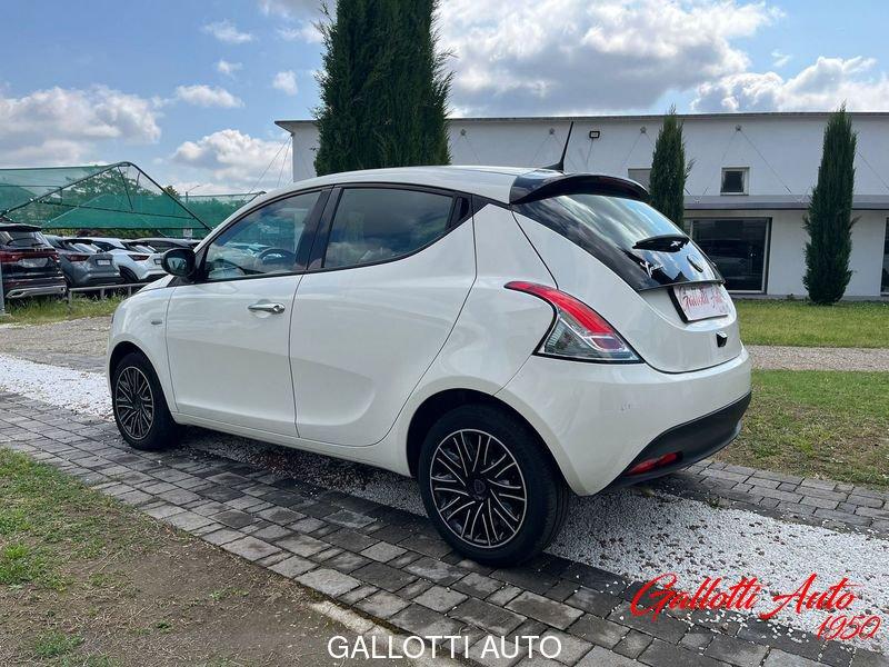 Lancia Ypsilon 1.0 FireFly 70cv Hybrid Gold