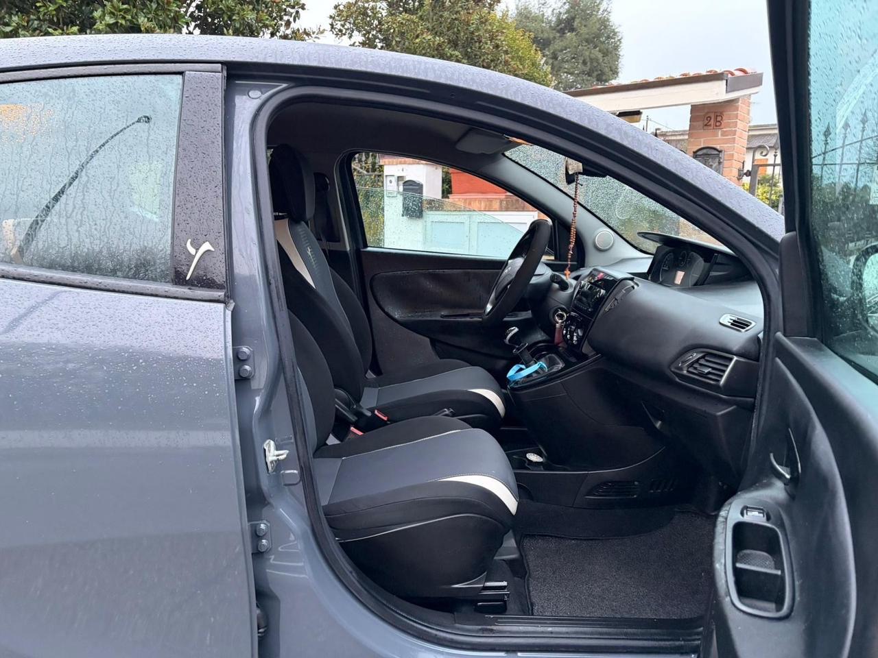 Lancia Ypsilon Metano Ecochic Elefantino