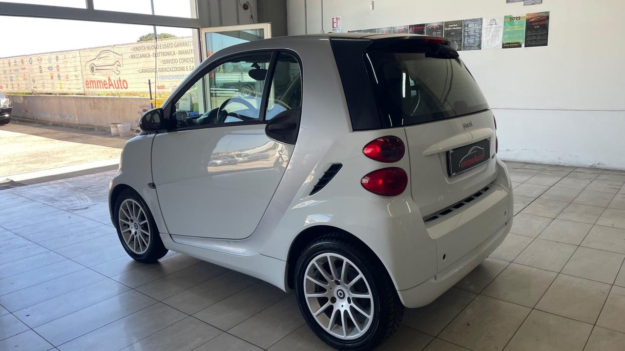 Smart ForTwo 1000 52 kW MHD coupé pure