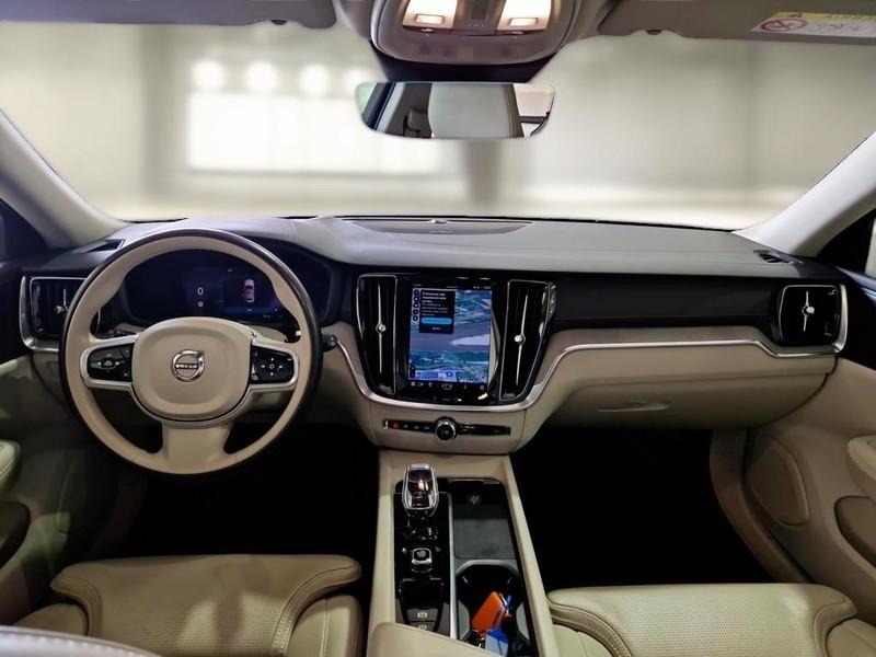 VOLVO V60 CROSS COUNTRY B4 D AWD AUTOM. ULTIMATE 5 PORTE STATION WAGON