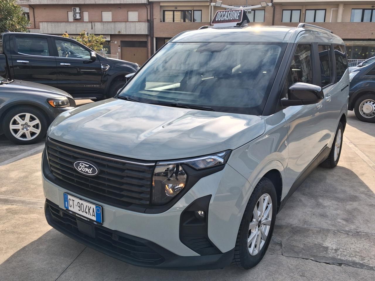 Ford Tourneo Courier 1.0 EcoBoost Titanium