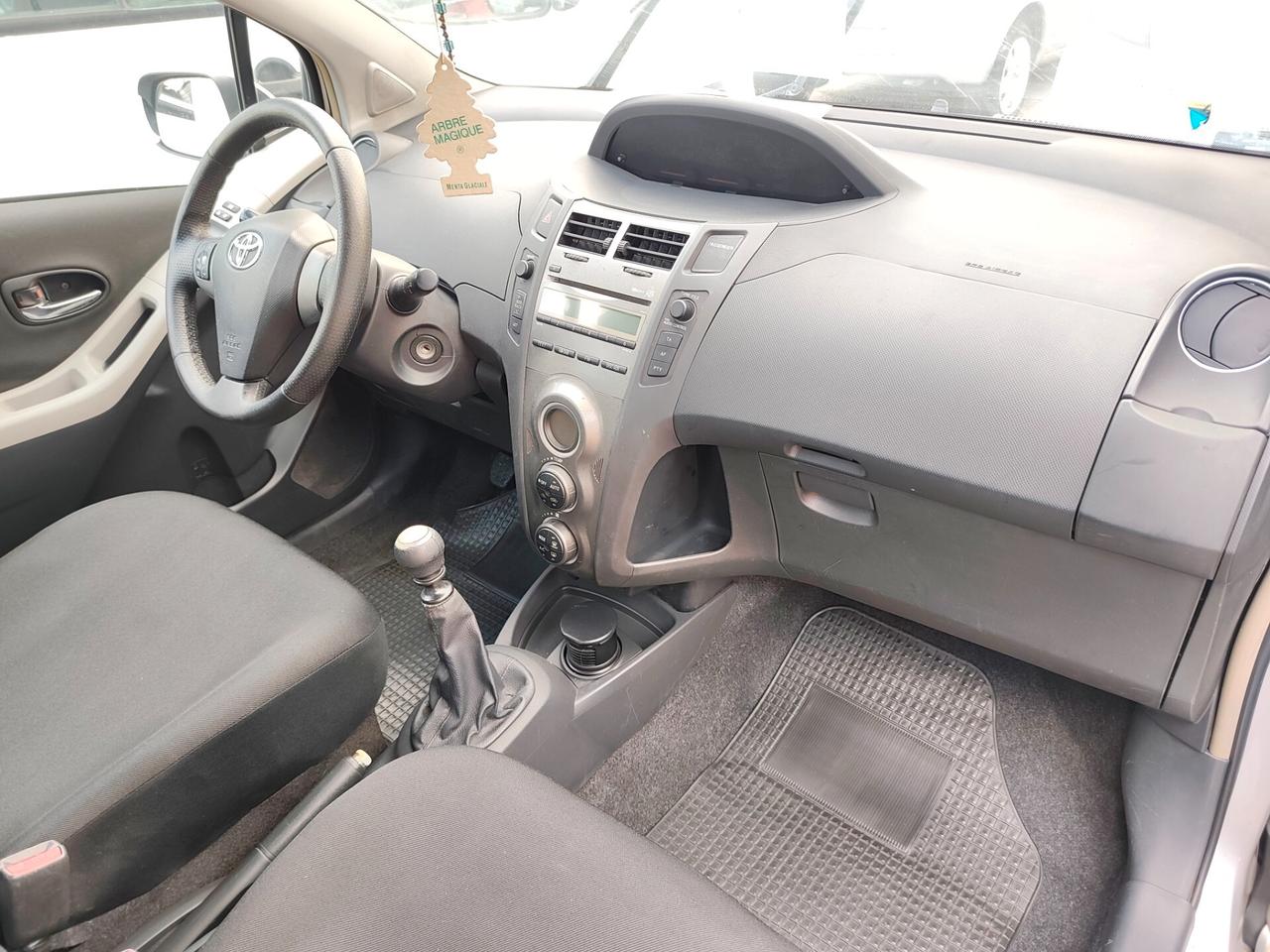 Toyota Yaris 1.4 DIESEL D-4D 90cv Sol