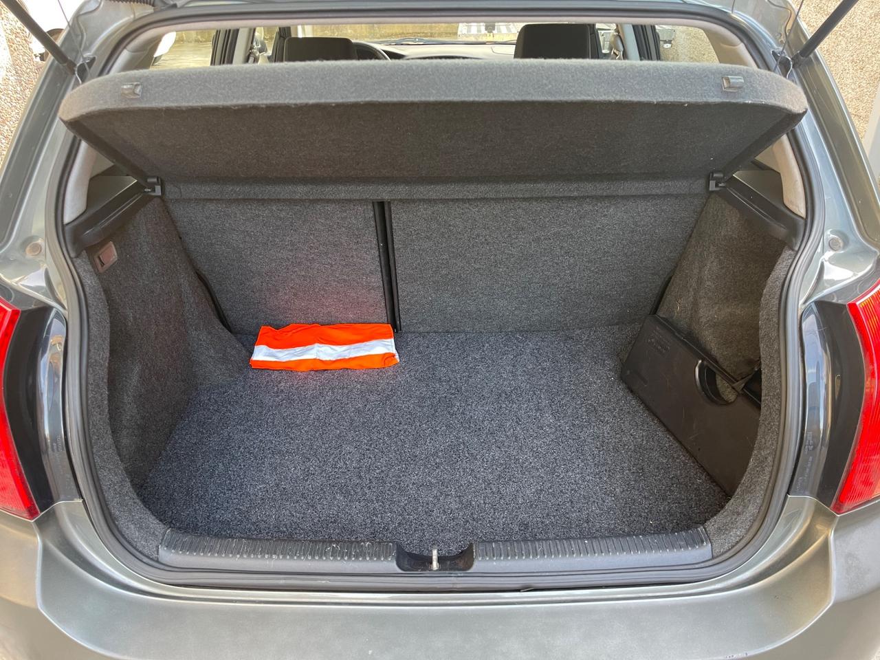 Toyota Corolla 1.4 D-4D M-MT 5p uni prop