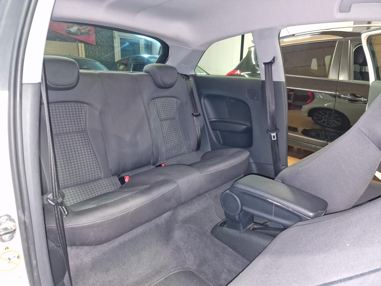 Audi A1 1.4 TFSI S tronic Ambition sline ok neopatentatiAudi A1 1.4 TFSI S tronic Ambition sline ok neopatentati