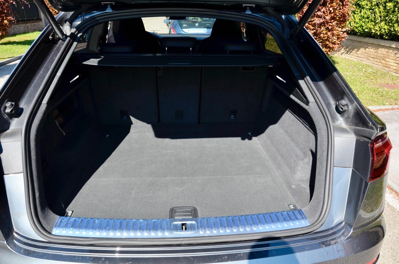 AUDI SQ8 4.0 TFSI QUATTRO 507cv TIPTRONIC, GAR, AUDI 12/27, SERVICE AUDI, UNICOPROPRIETARIO, EURO 6E, TETTO, MATRIX, BANG&OLUFSEN, SOFT CLOSE, SOSPENSIONI ADATTIVE, INSERTI CARBONIO, 23", PERMUTE