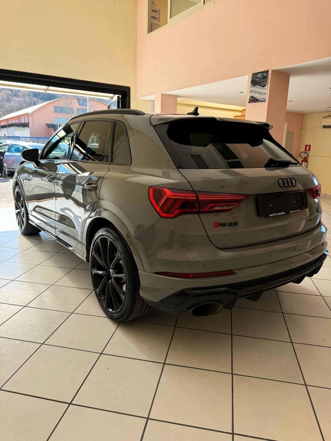 Audi Q3 RS quattro S tronic
