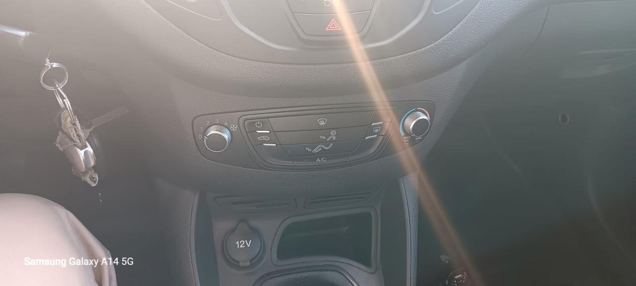 Ford Transit Courier 1.5 TDCi 75CV Van Entry