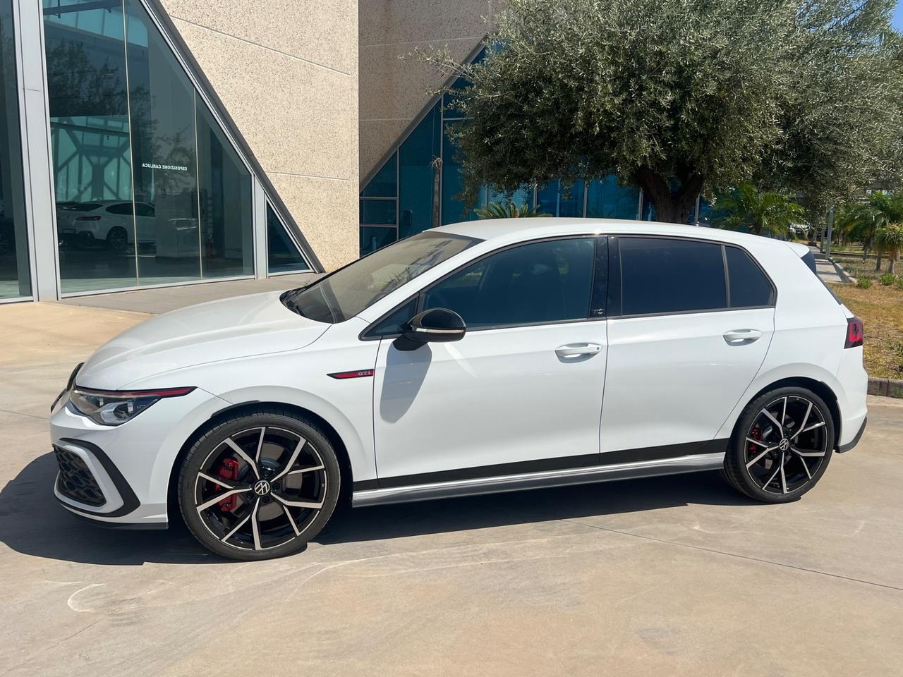 Volkswagen Golf GTI 2.0 tsi 245cv possibilità noleggio no scoring