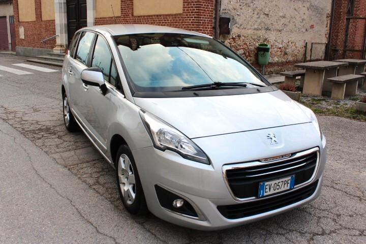 Peugeot 5008 1.6 HDi 115CV Allure 7POSTI CLIMA AUTOMATICO SENSORI PARK RADIO CD NAVIGATORE