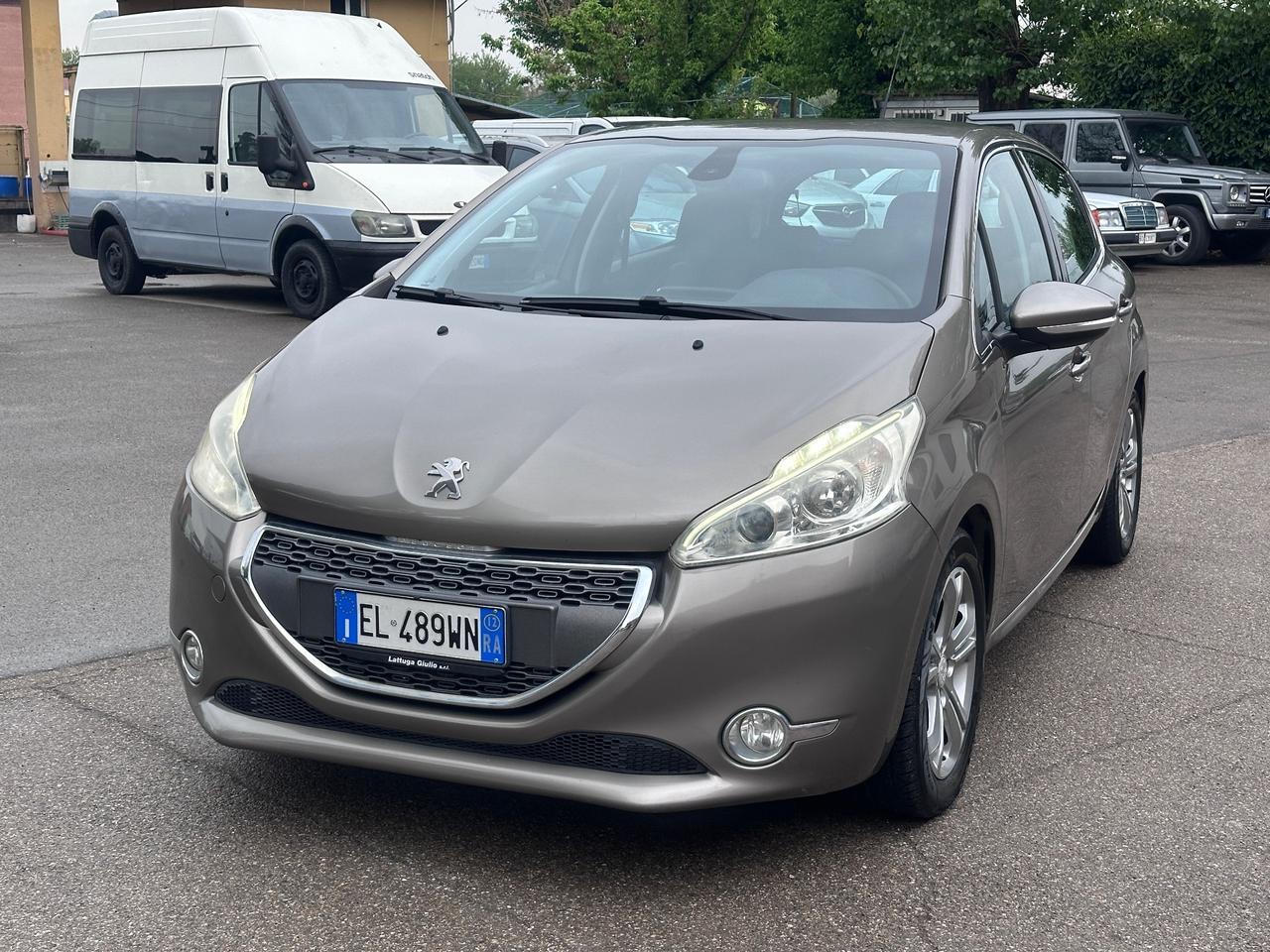 Peugeot 208 1.2 VTi 82 CV 5porte Allure Gpl