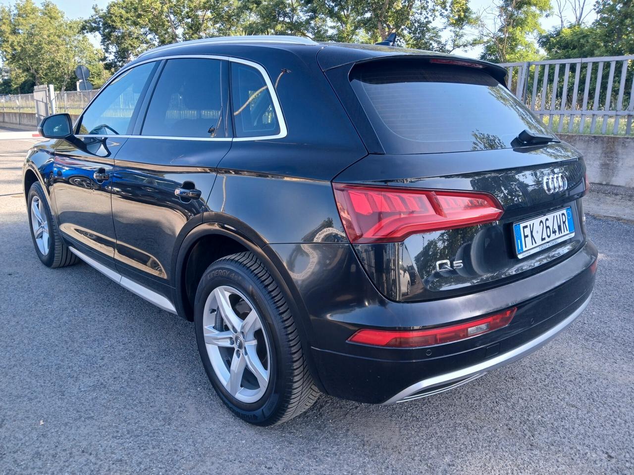 Audi Q5 2.0 TDI quattro S tronic Business