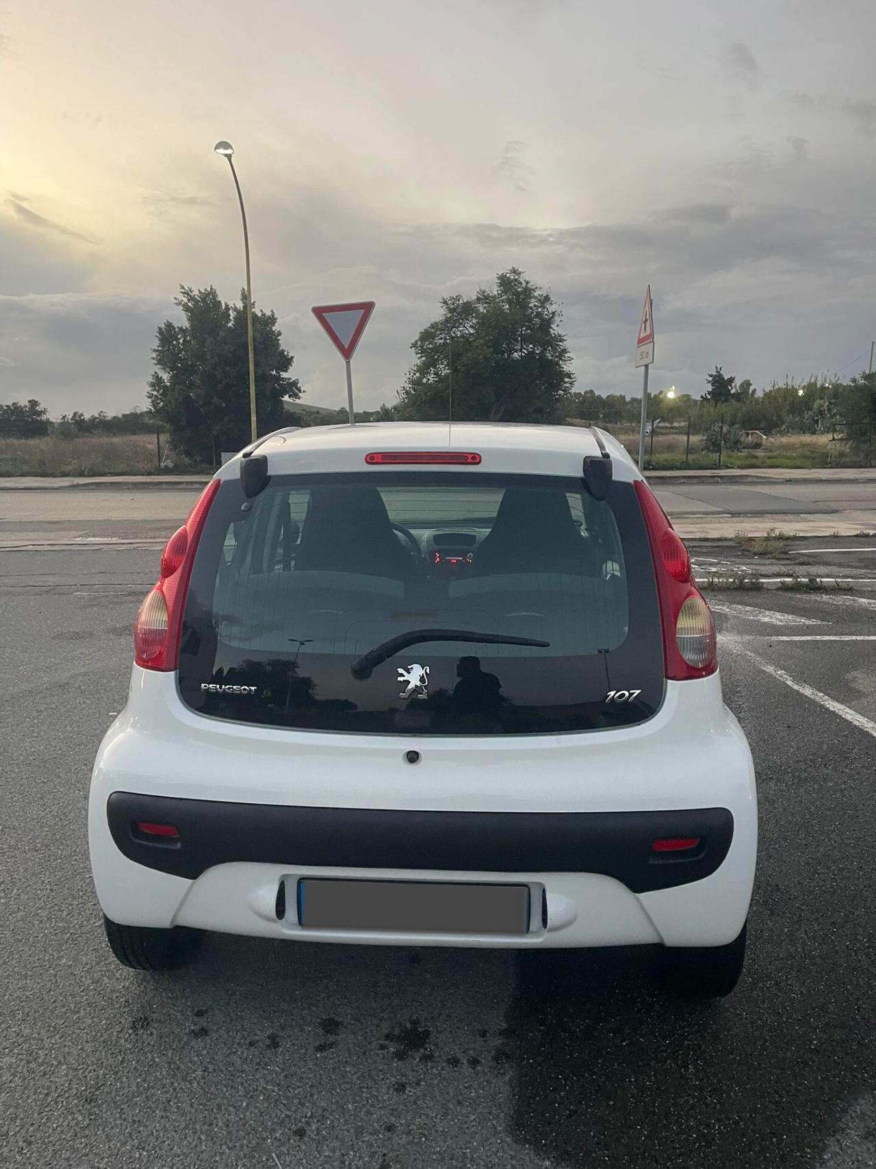 Peugeot 107 1.0 68CV 5p. Desir