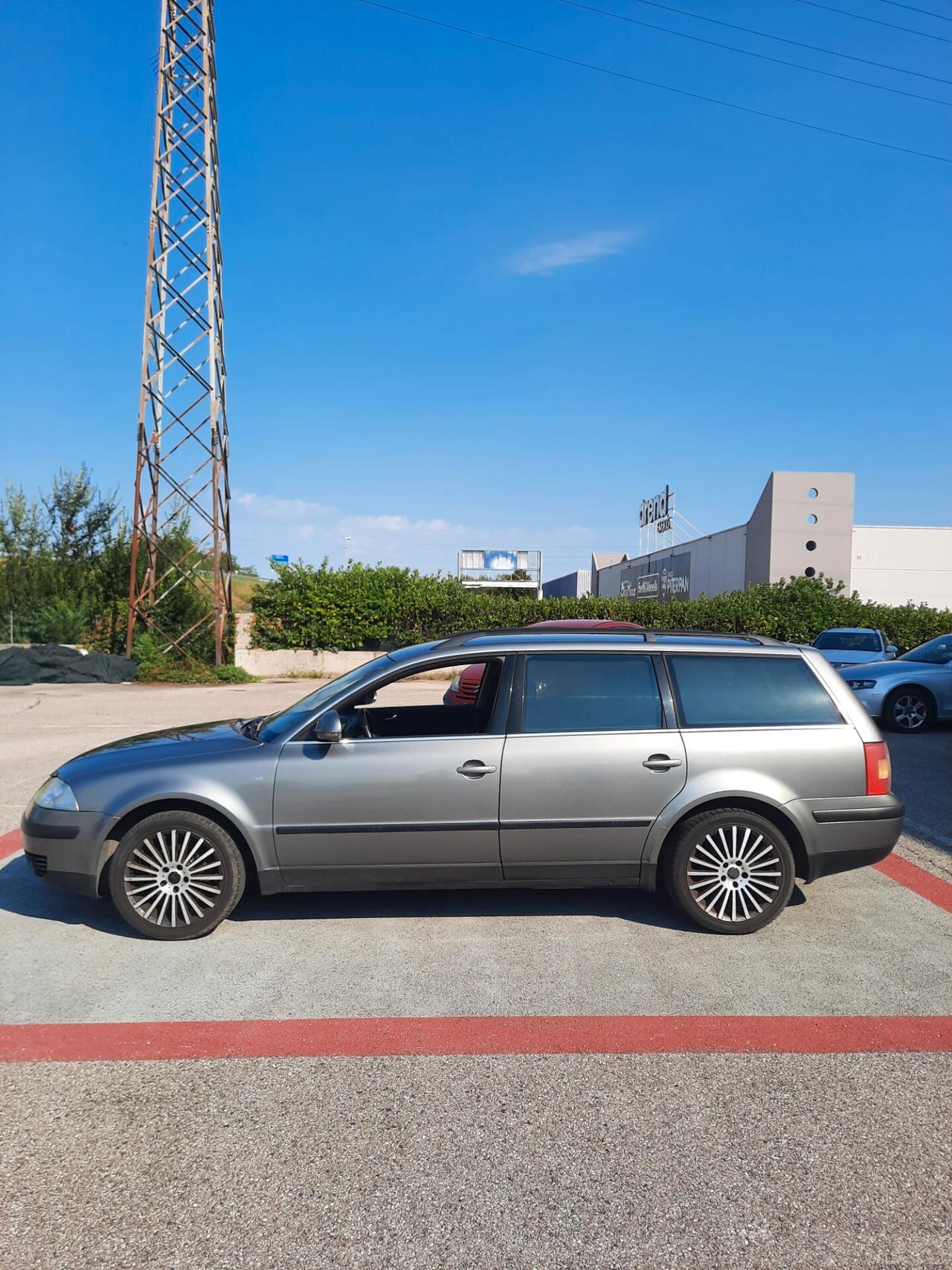 Volkswagen Passat 1.9 TDI/101 CV Var. Business