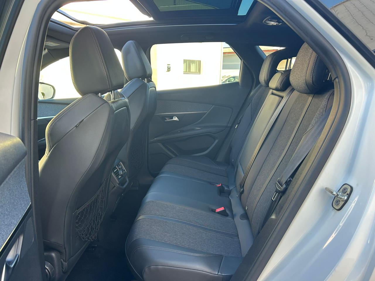 Peugeot 3008 1.5 BlueHDi EAT8 GT-LINE TETTO-2018