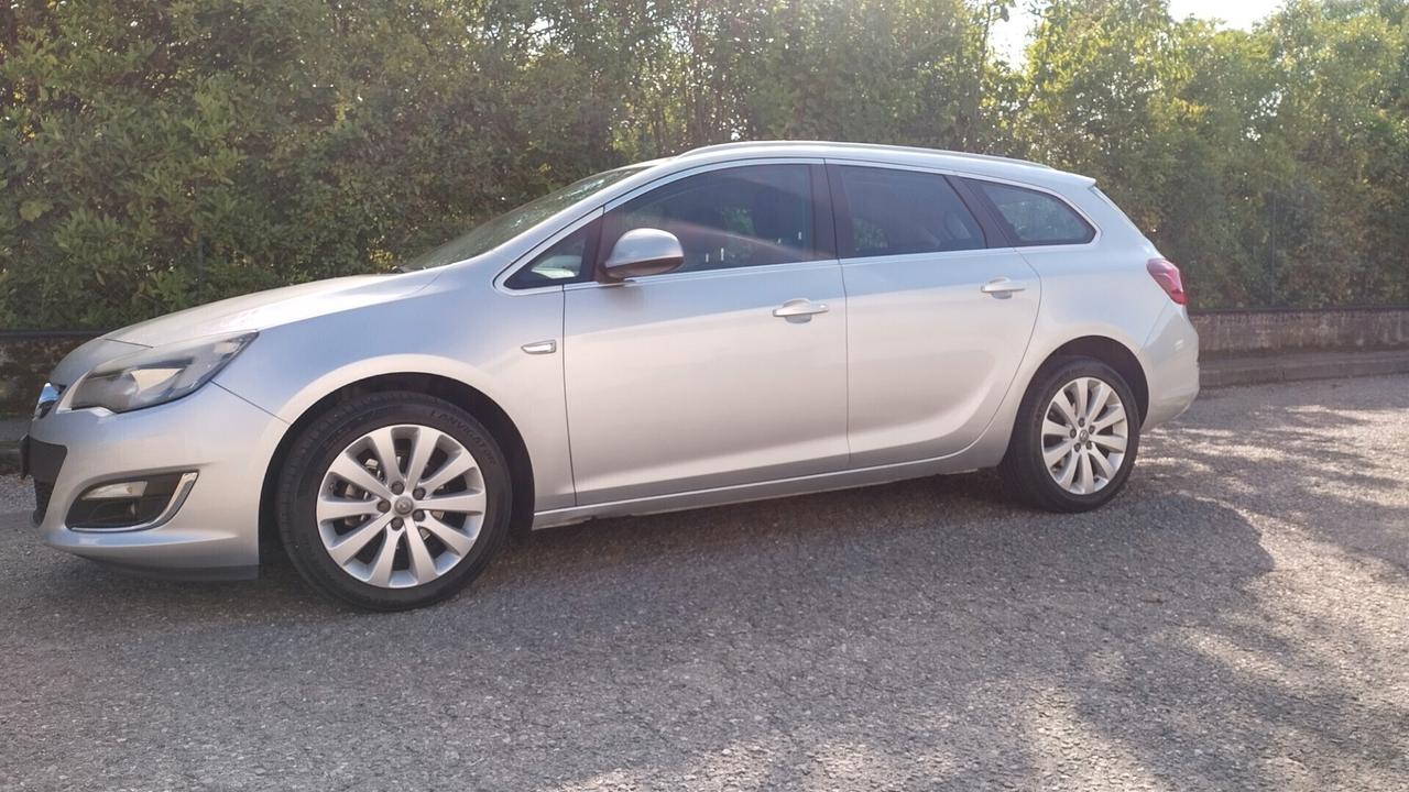 Opel Astra 1.4 Turbo 140CV GPL Sport Tourer