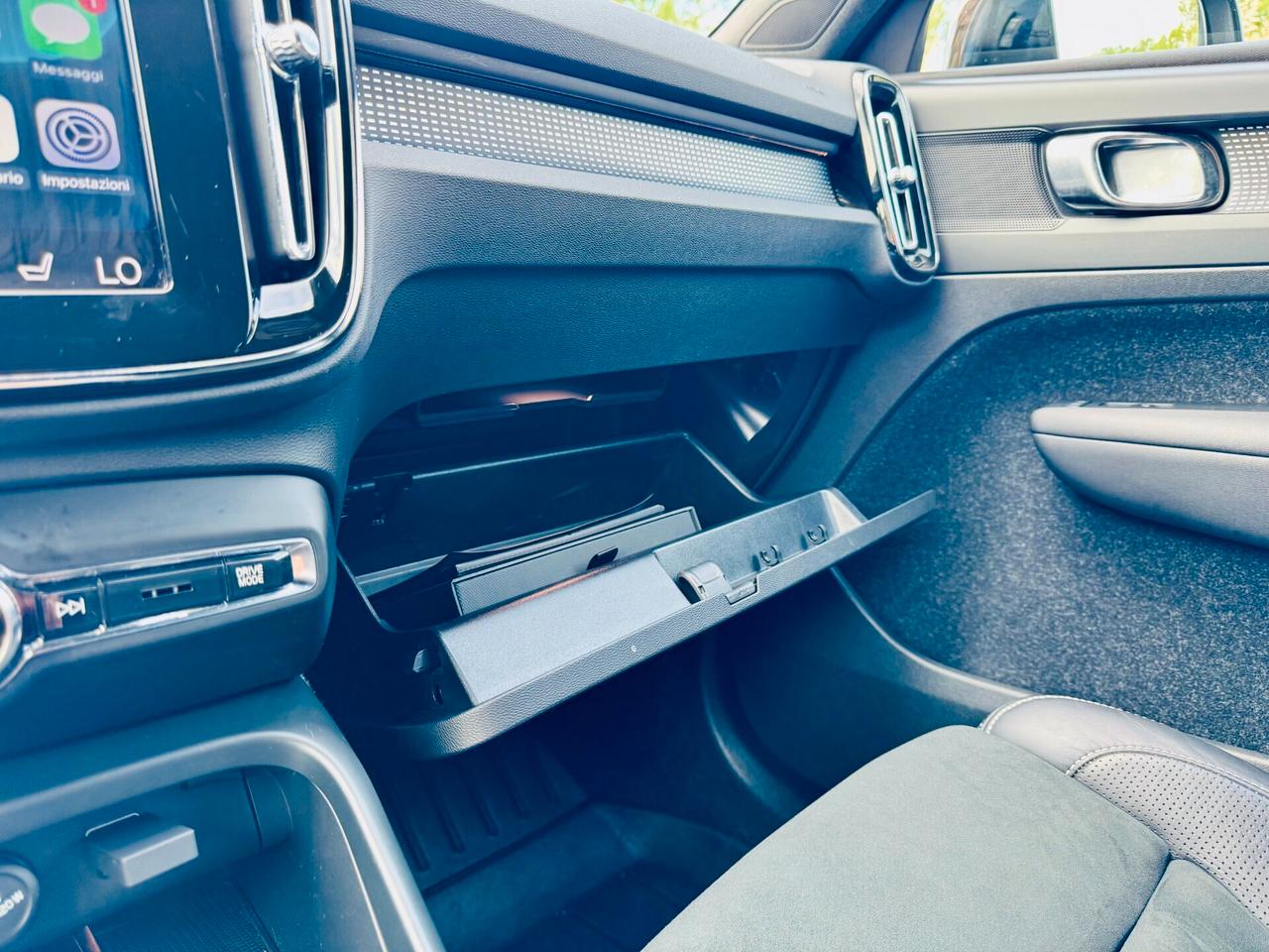 Volvo XC40 D3 R-design CarPlay / LED / RetroCam.
