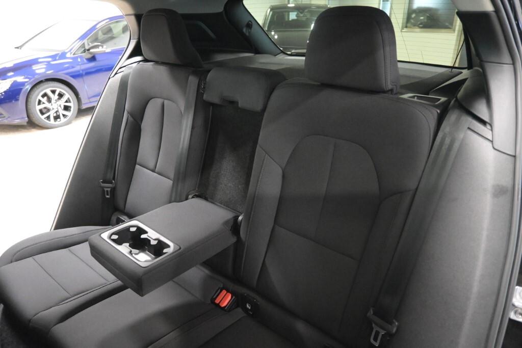 Volvo XC40 D3 Momentum Pro (150 cv)
