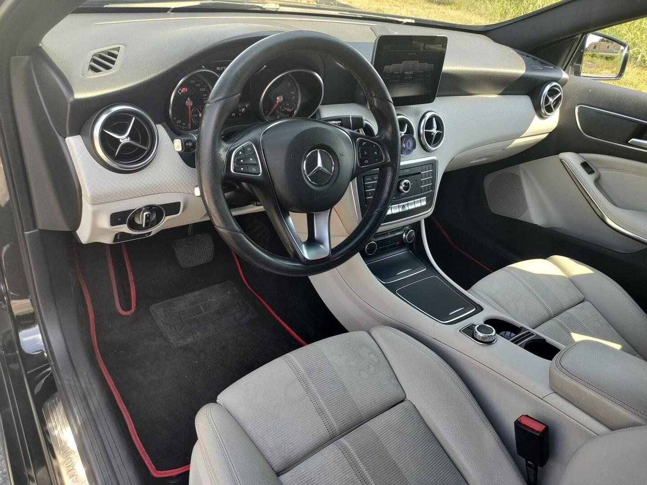 MERCEDES BENZ Classe A 180 automatica 110cv