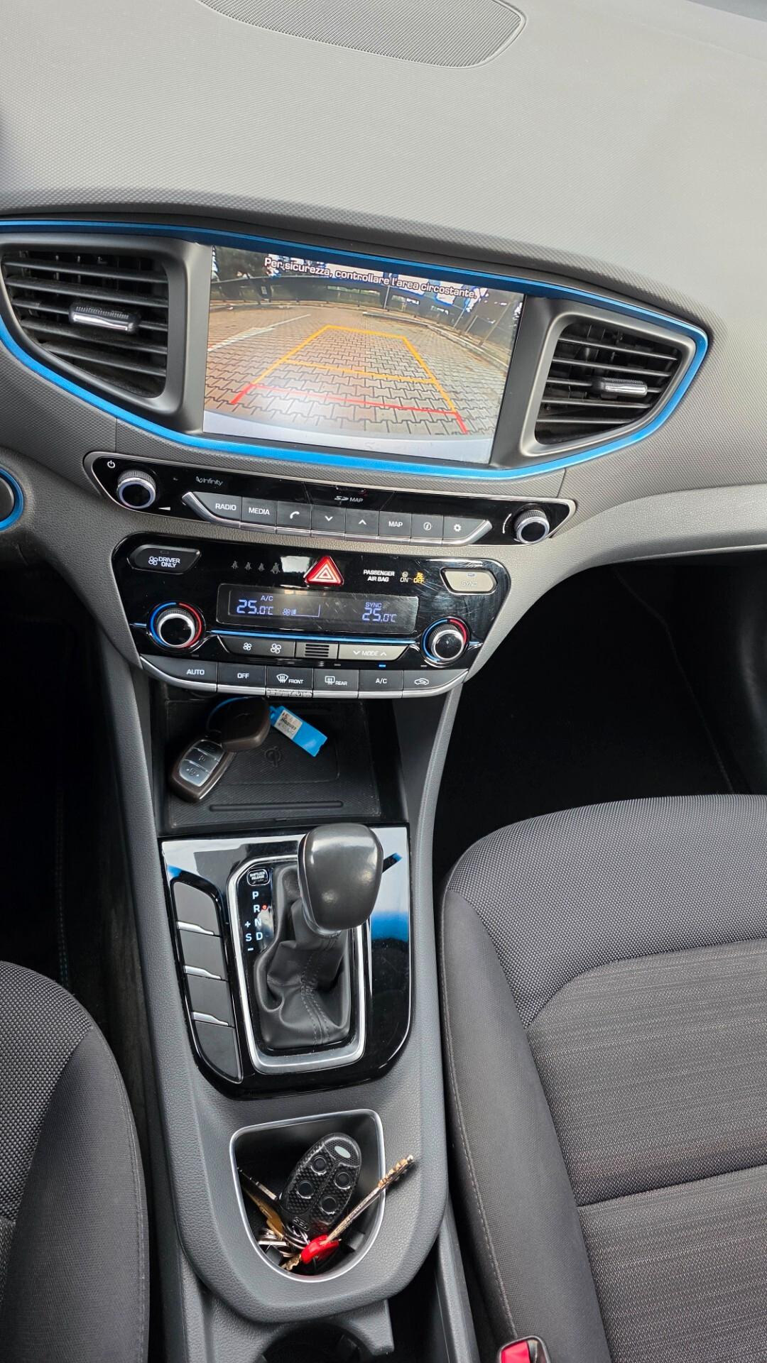 Hyundai Ioniq 1.6 Hybrid DCT Comfort full optional