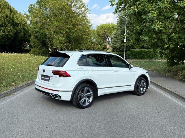 VOLKSWAGEN Tiguan 2.0 TDI 150 CV SCR DSG R-Line 4 MOTION