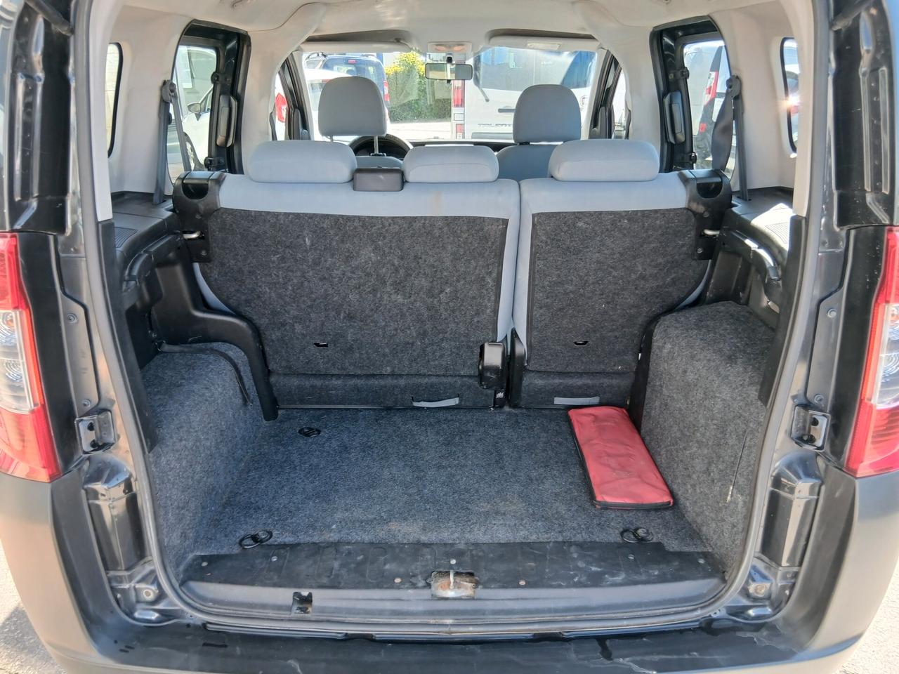 Fiat Qubo (Peugeot Bipper) 1.3 MJT 75 CV