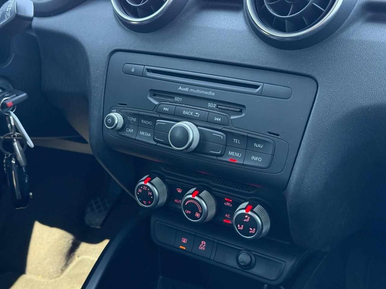 AUDI A1 2013 1.6 TDI 90cv Admired